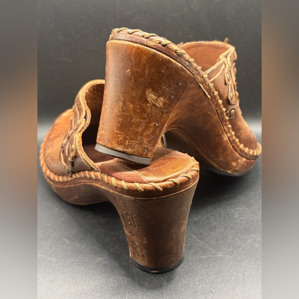 Frye Charlotte Whipstitch Distressed Studded Leather Clogs Mules Heels Boho Shoe - Picture 13 of 16